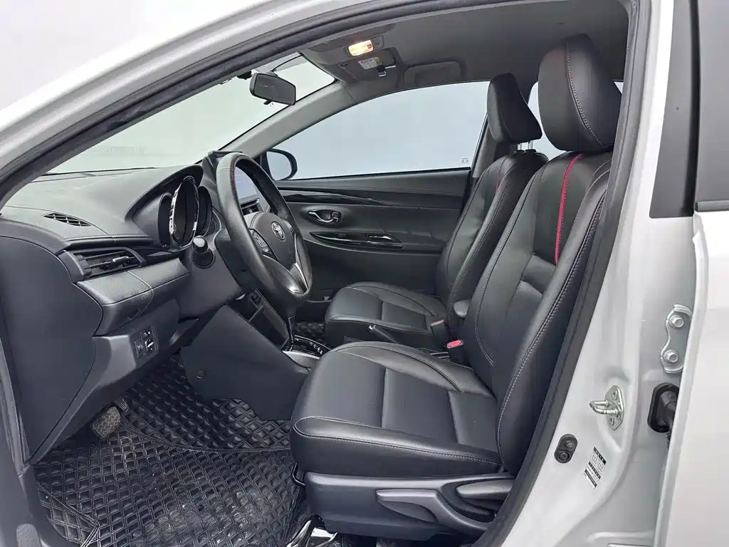 Toyota Yaris L — миниатюра 6