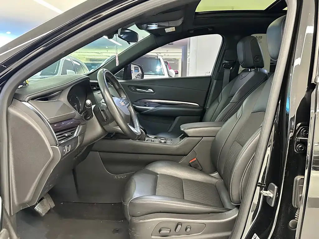 Cadillac XT4 — миниатюра 9