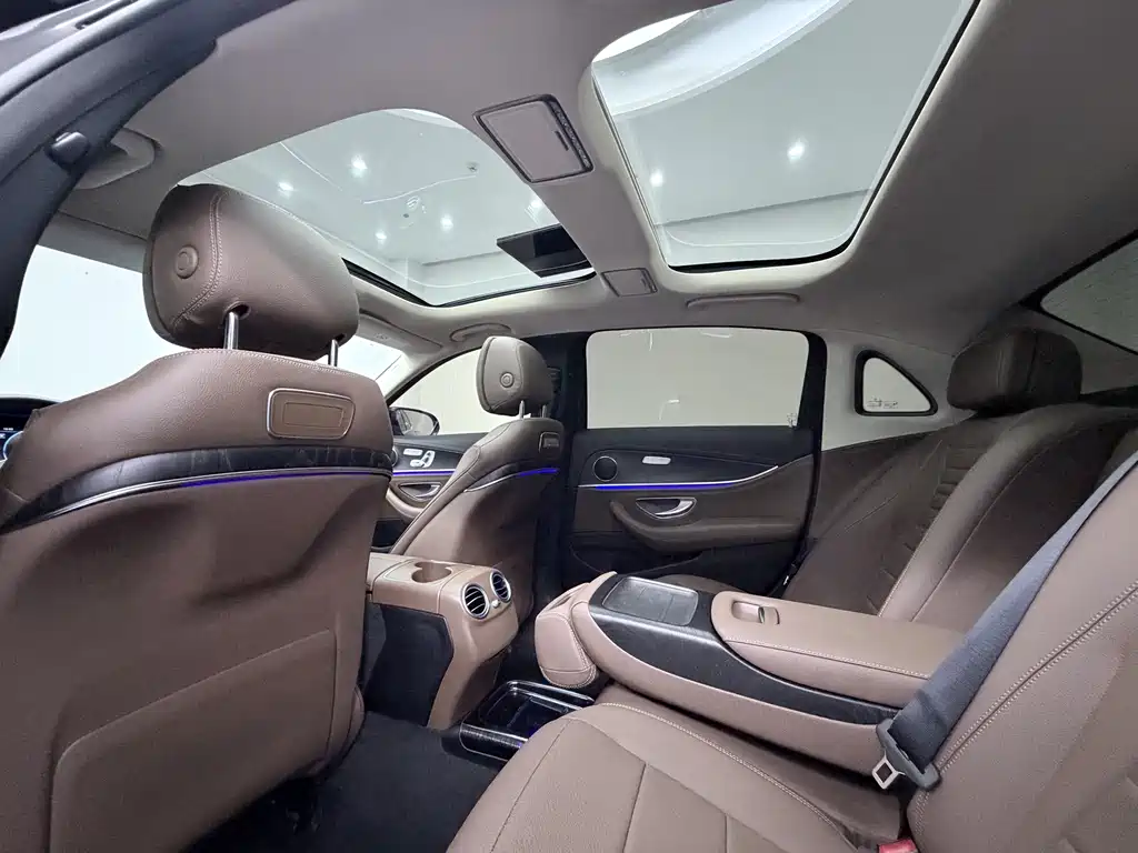 MERCEDES-BENZ E CLASS