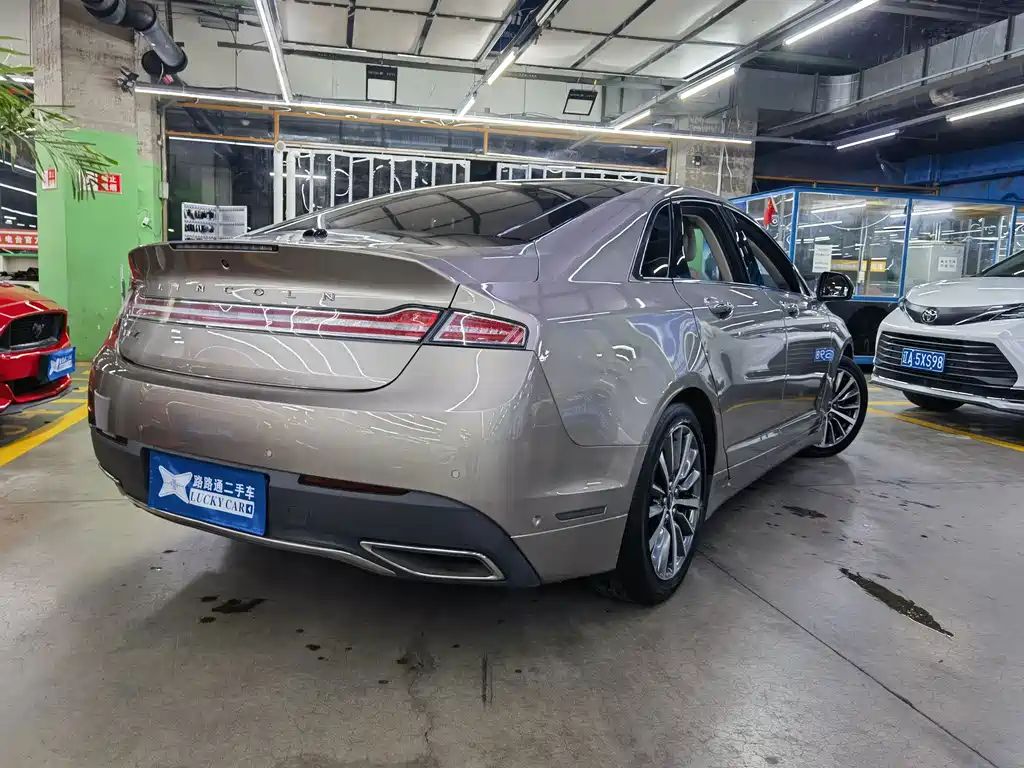 Lincoln MKZ — миниатюра 6