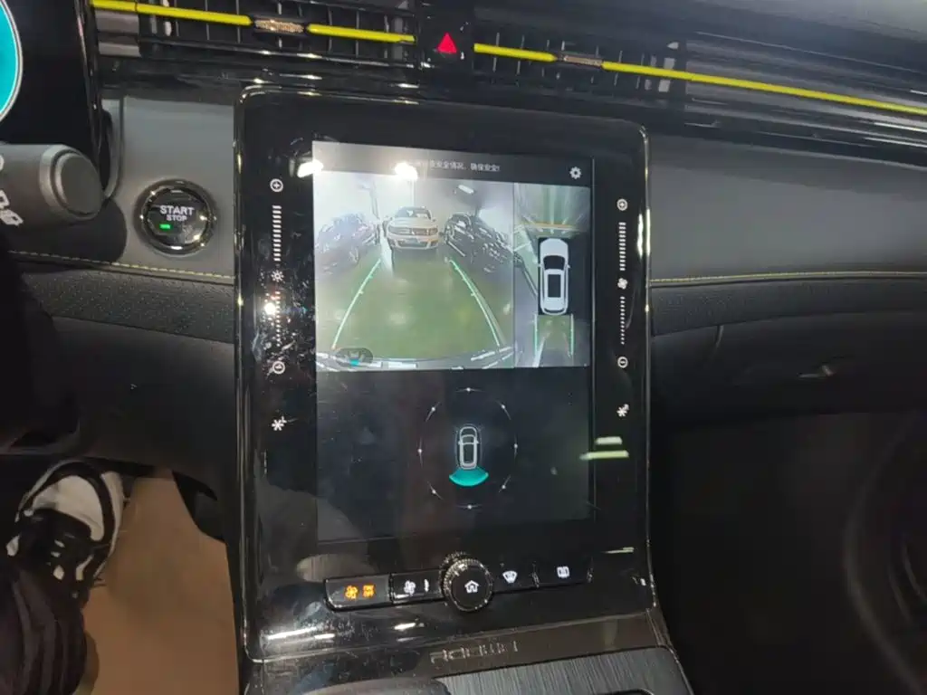 Roewe RX5 New Energy — миниатюра 13