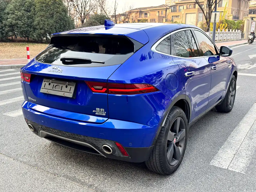 JAGUAR E PACE