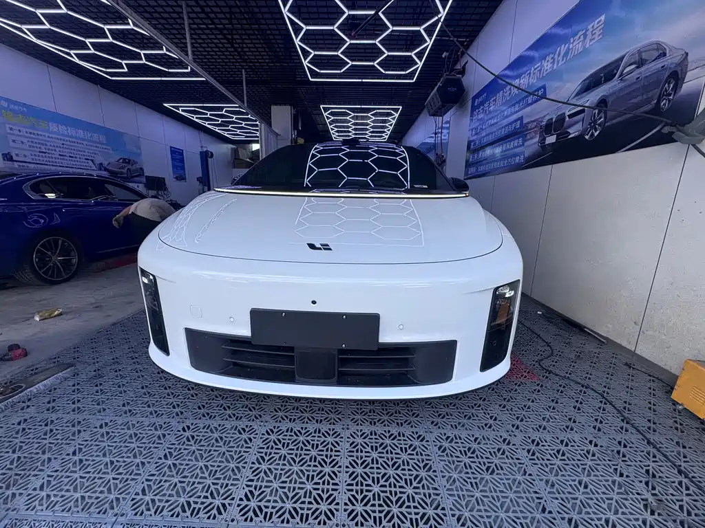 Li Auto Идеальный i6 — миниатюра 2