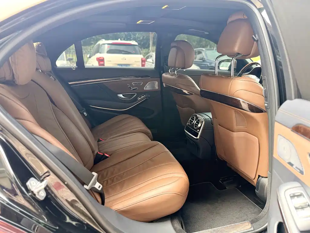Mercedes-Benz S-Class — миниатюра 13