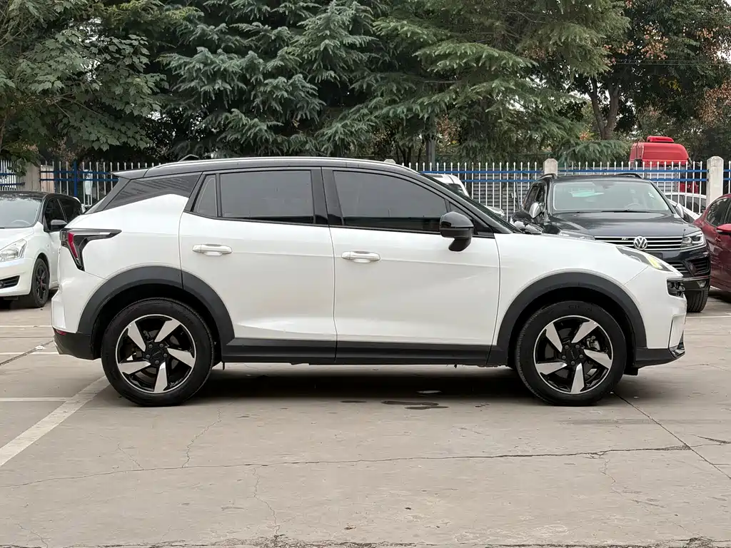 Lynk & Co 06 — миниатюра 16