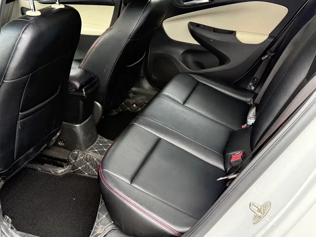 Buick Excelle — миниатюра 5