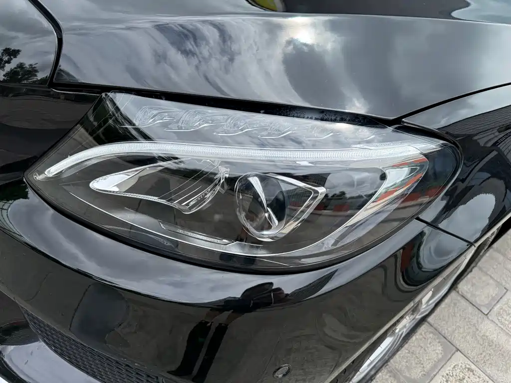 Mercedes-Benz C-Class — миниатюра 12