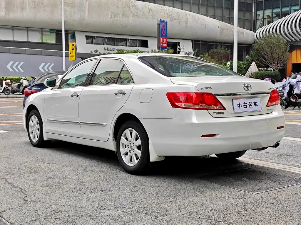Toyota Camry — миниатюра 7