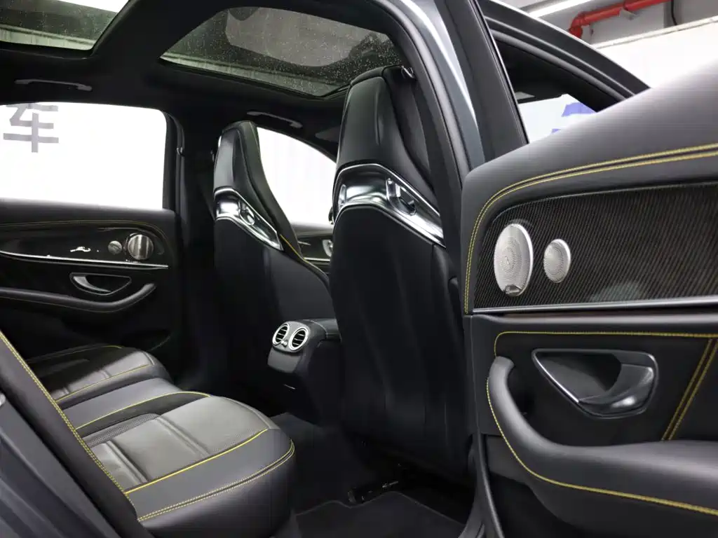 Mercedes-Benz E-Class AMG — миниатюра 23