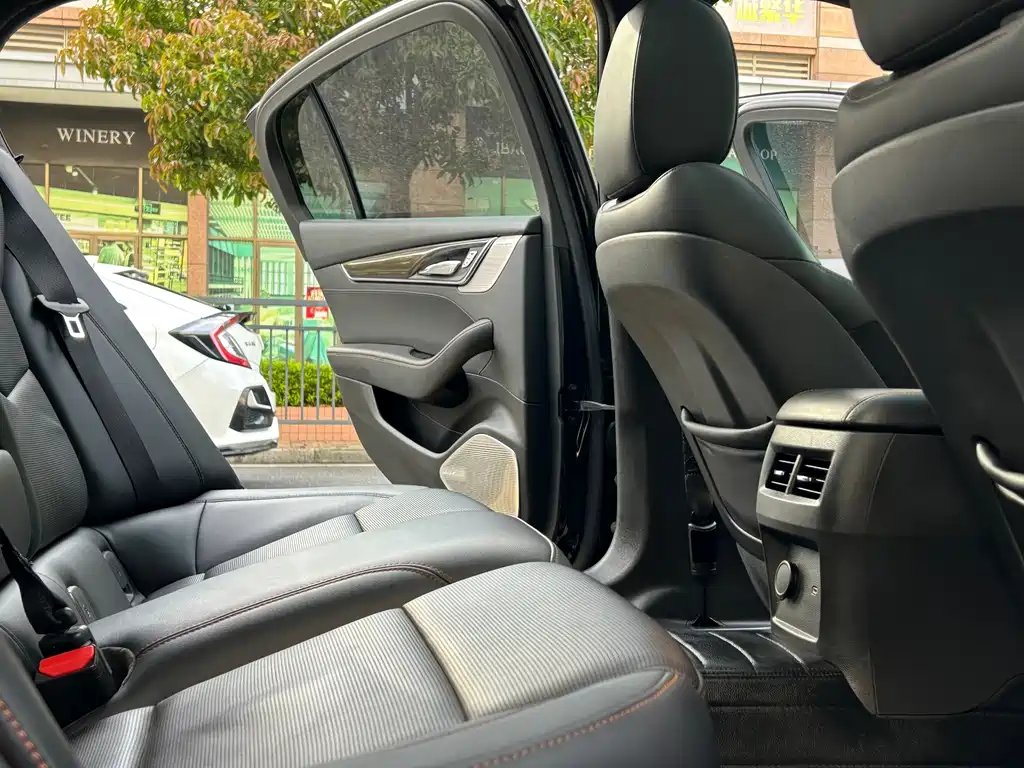 Cadillac CT5 — миниатюра 31