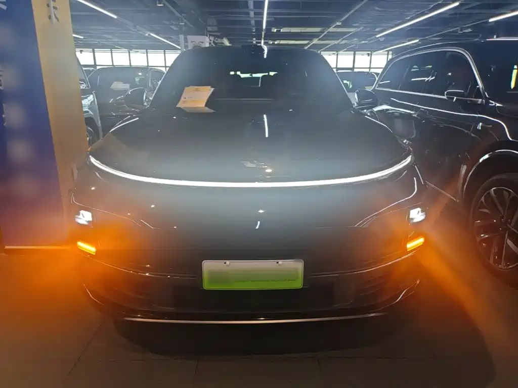 Li Auto Li L8 — миниатюра 3