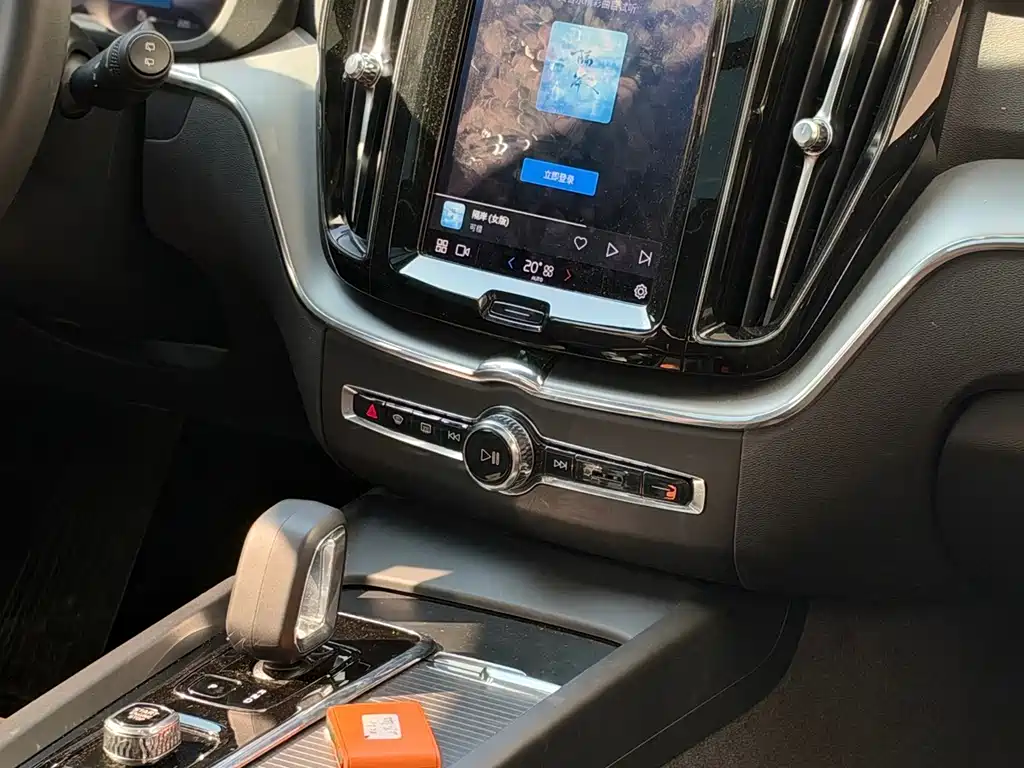Volvo XC60 — миниатюра 11