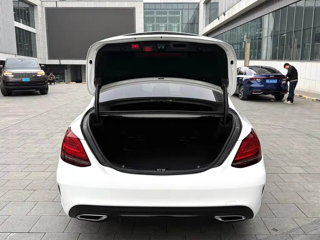 Mercedes-Benz C-Class — миниатюра 14