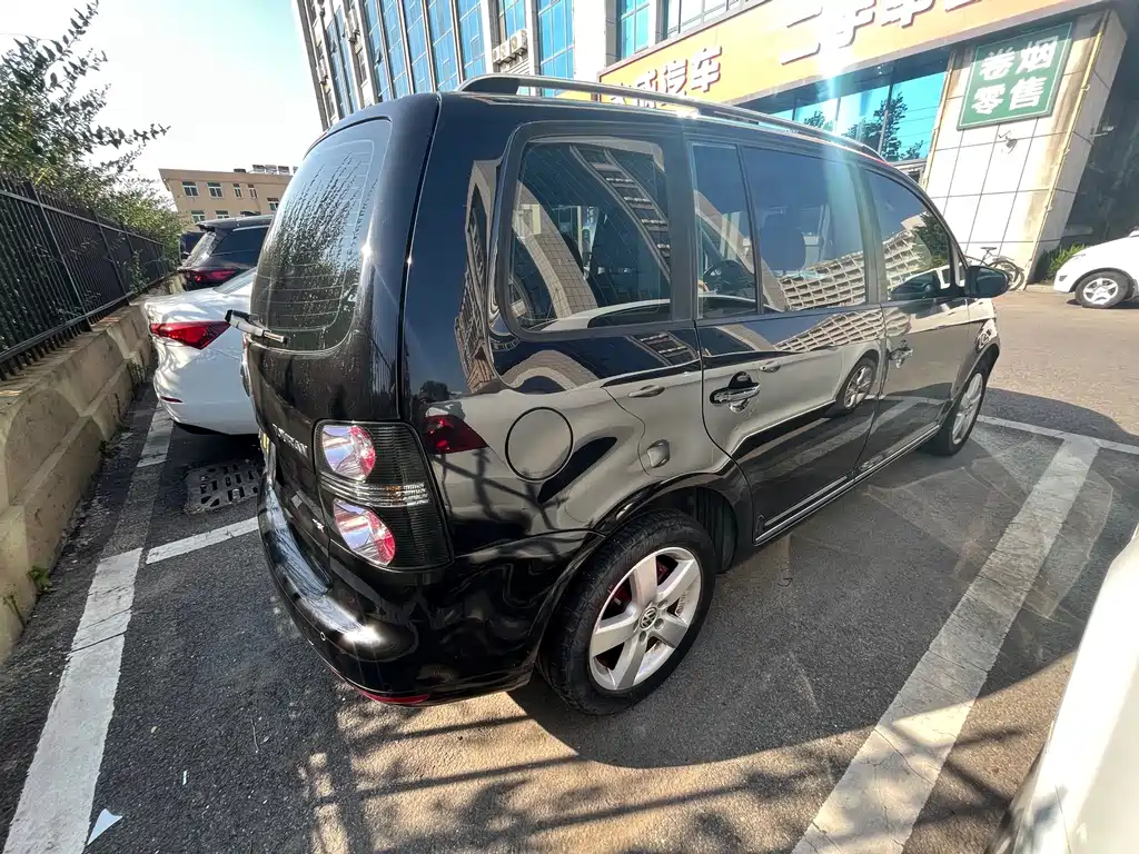 Volkswagen Touran — миниатюра 7