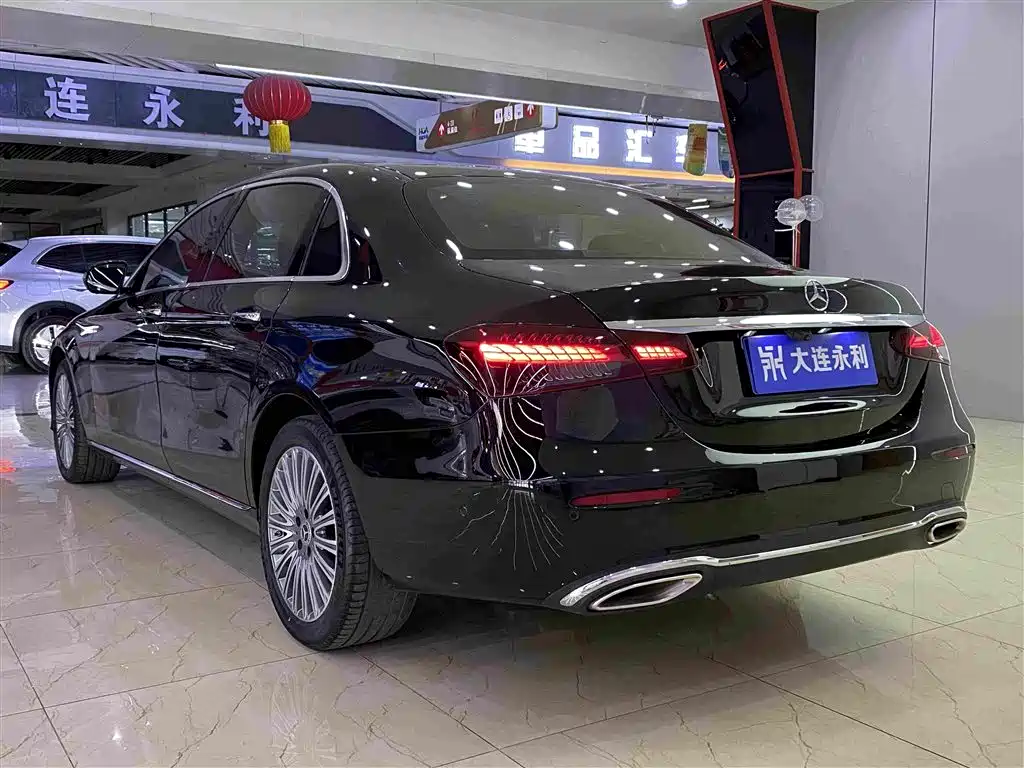 Mercedes-Benz E-Class — миниатюра 18