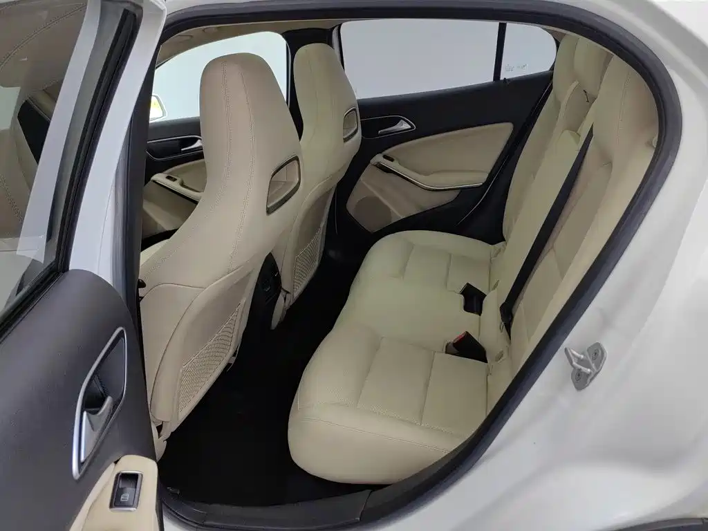 Mercedes-Benz GLA — миниатюра 15