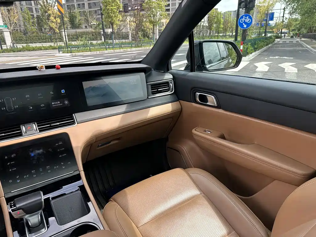 Li Auto Li ONE — миниатюра 15