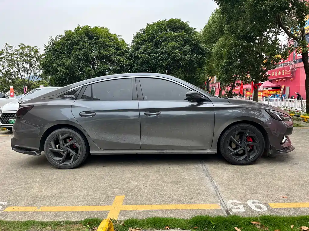 MG MG5 - фото 4