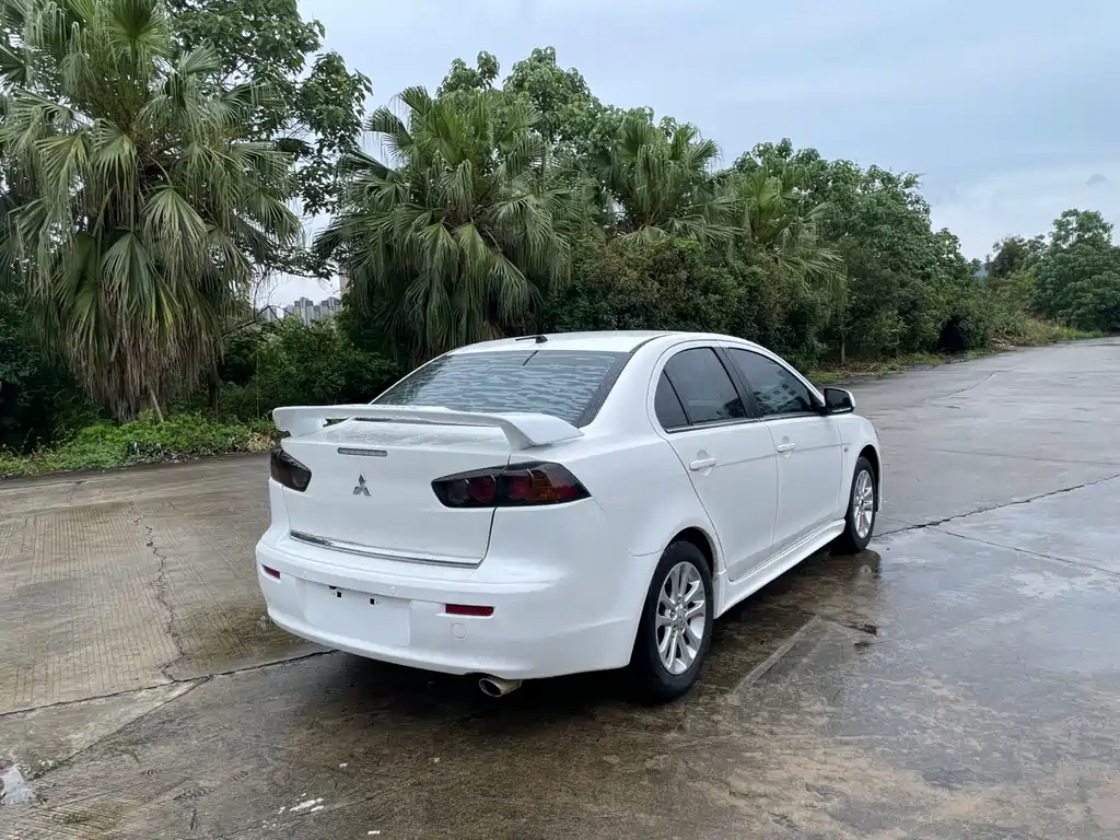 Mitsubishi Lancer EX — миниатюра 8