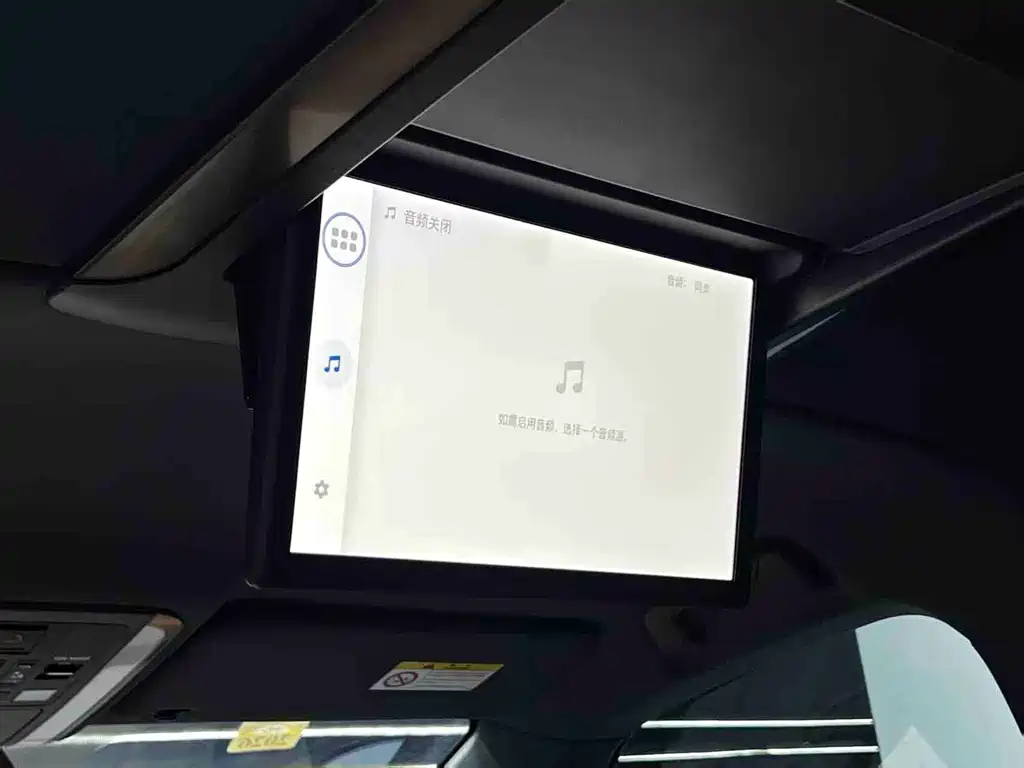 Toyota Alphard — миниатюра 13