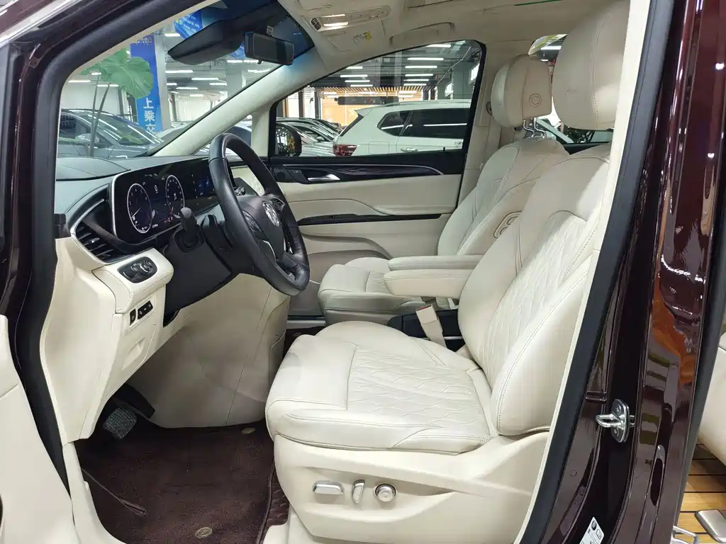 Buick GL8 — миниатюра 5
