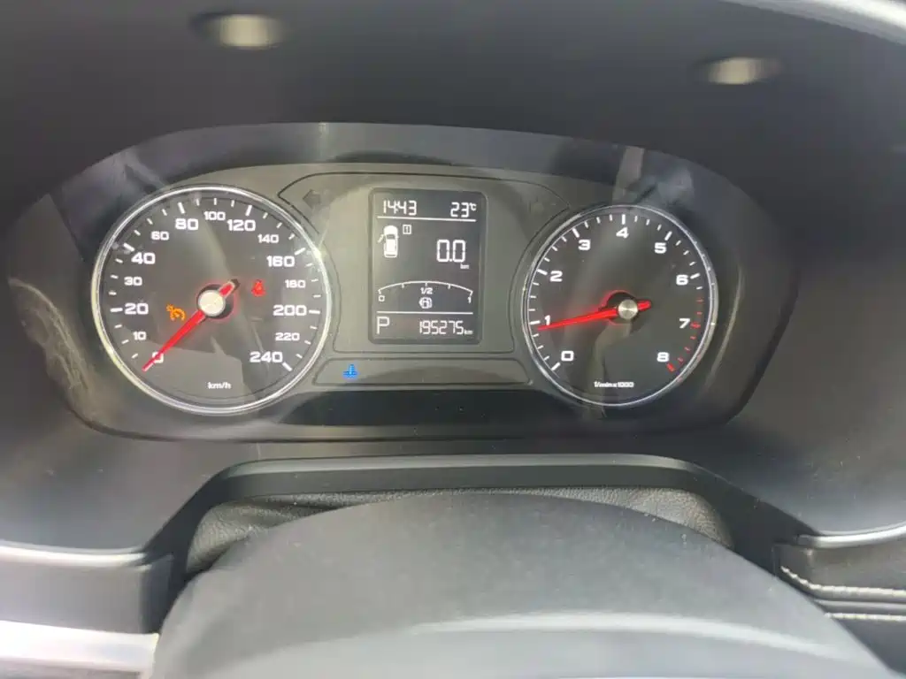 Roewe RX5 — миниатюра 12