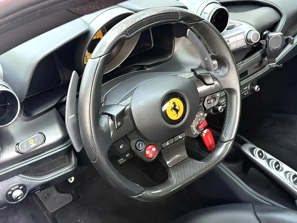 Ferrari F8 — миниатюра 3
