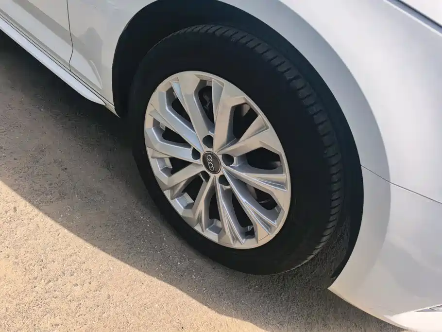 Audi A4L — миниатюра 6