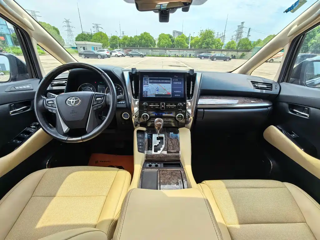 Toyota Vellfire — миниатюра 22
