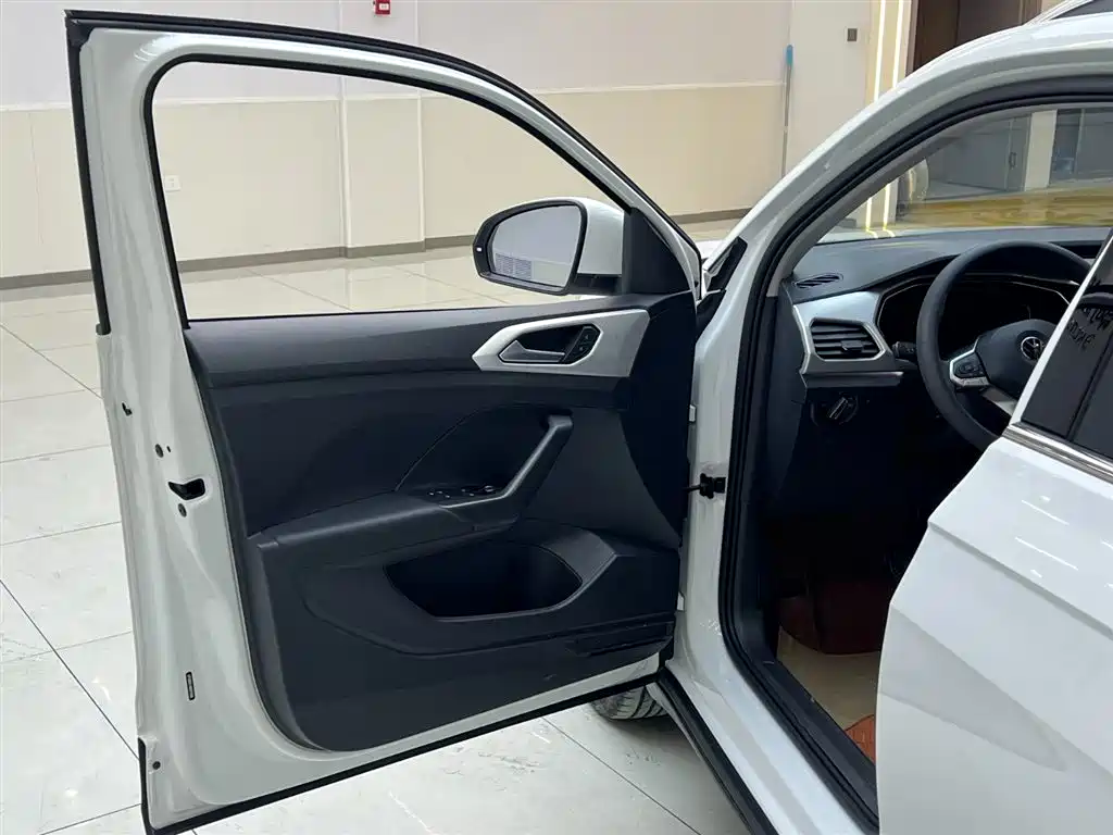 VOLKSWAGEN EXPLORING THE SHADOW