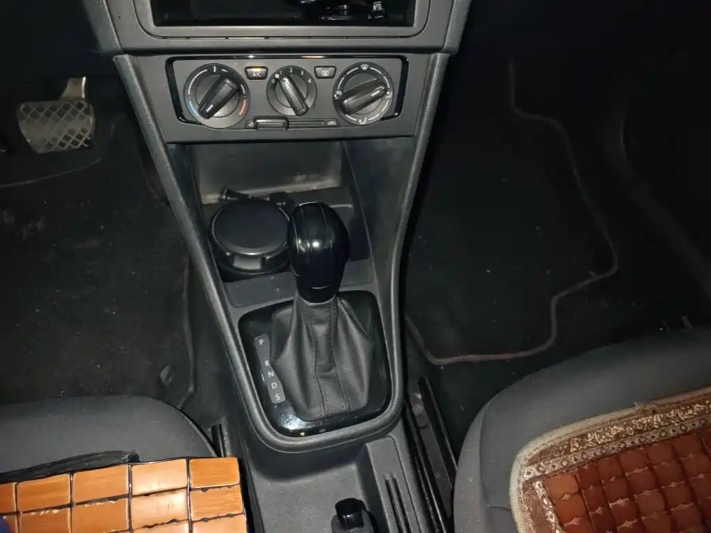 Volkswagen Santana — миниатюра 14