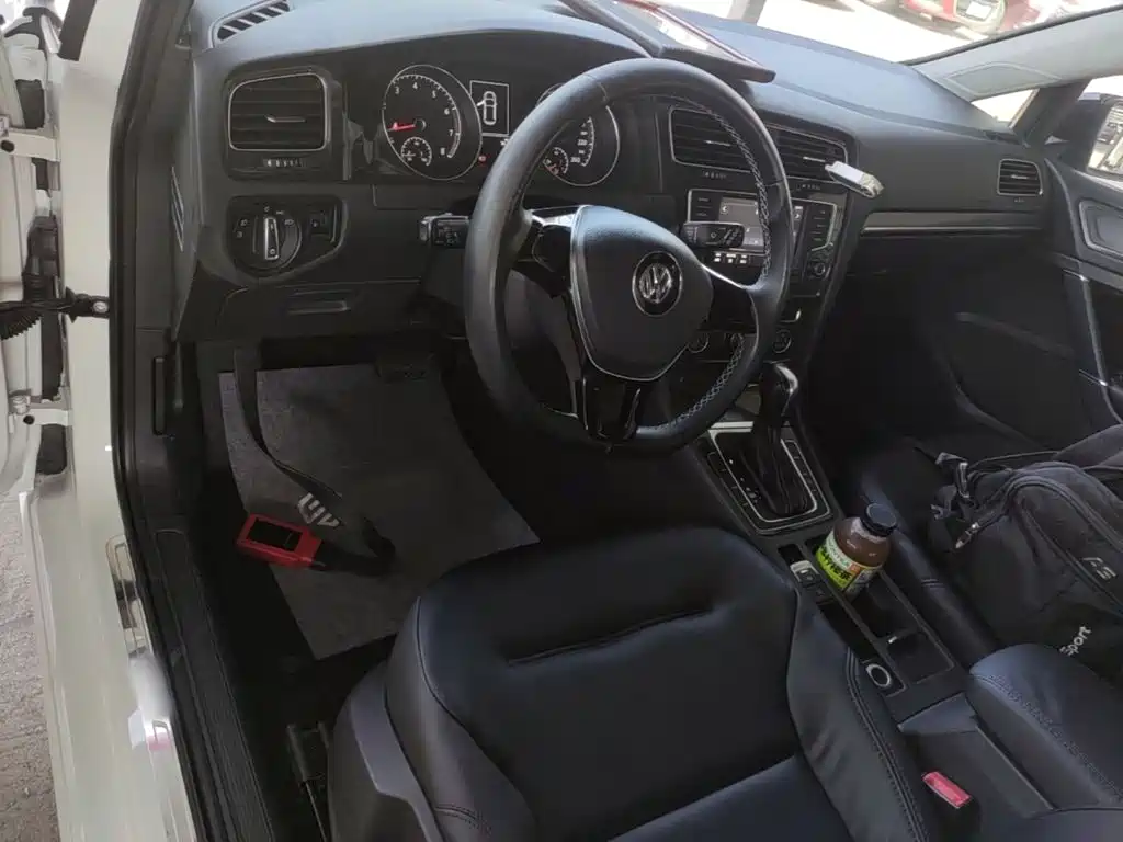 Volkswagen Golf — миниатюра 10