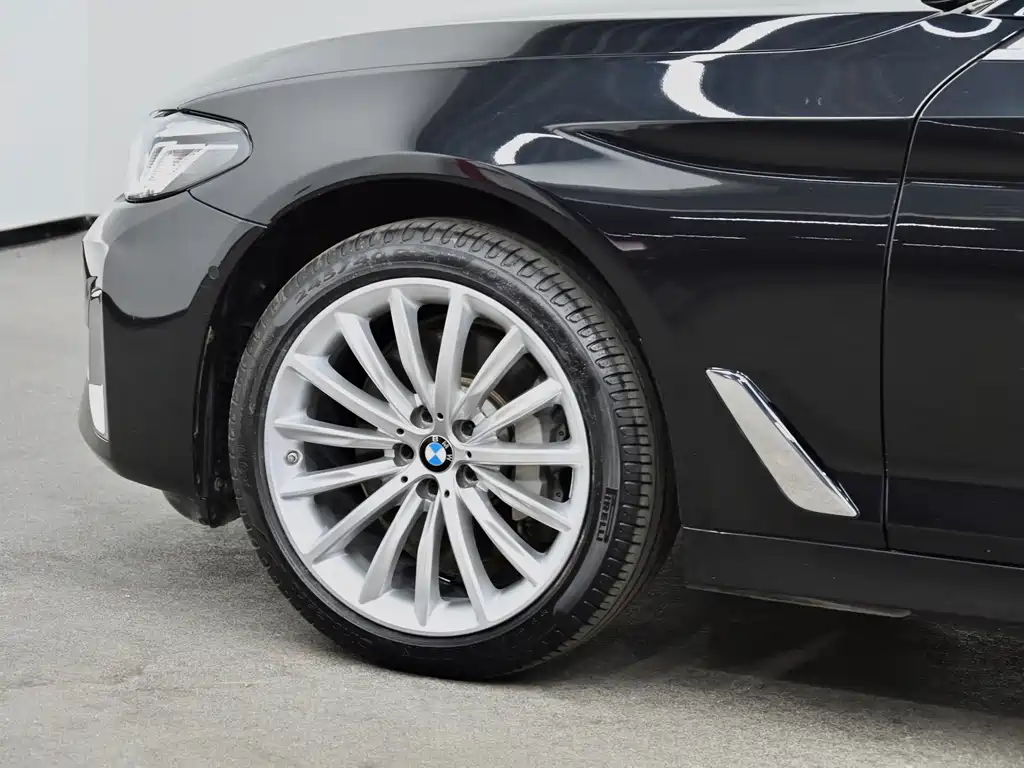 BMW 5 Series — миниатюра 58