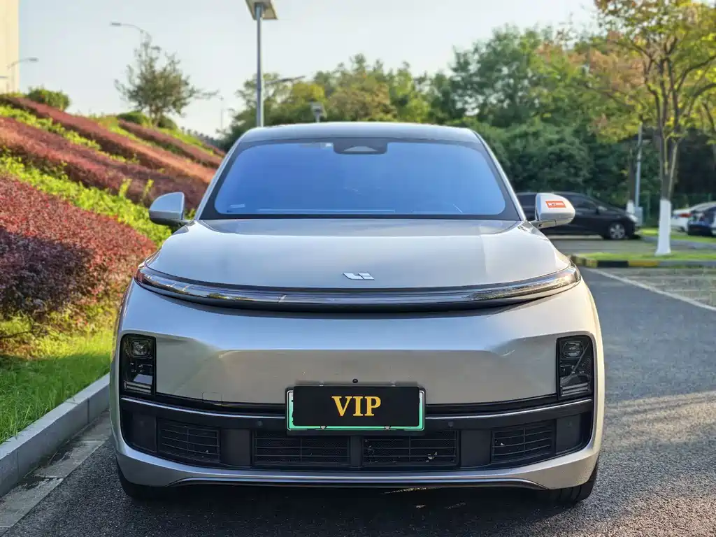 Li Auto Li L8 — миниатюра 2