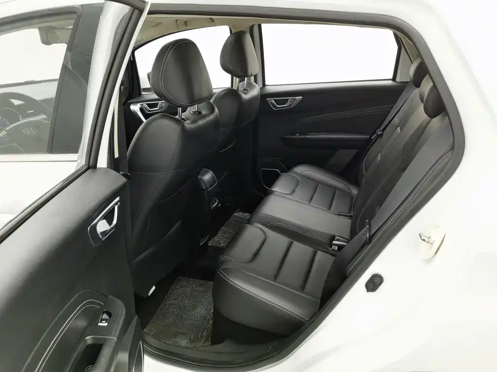 Geely Vision X3 — миниатюра 15
