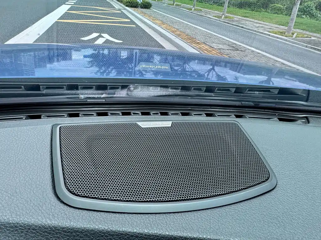 BMW 3 Series — миниатюра 12