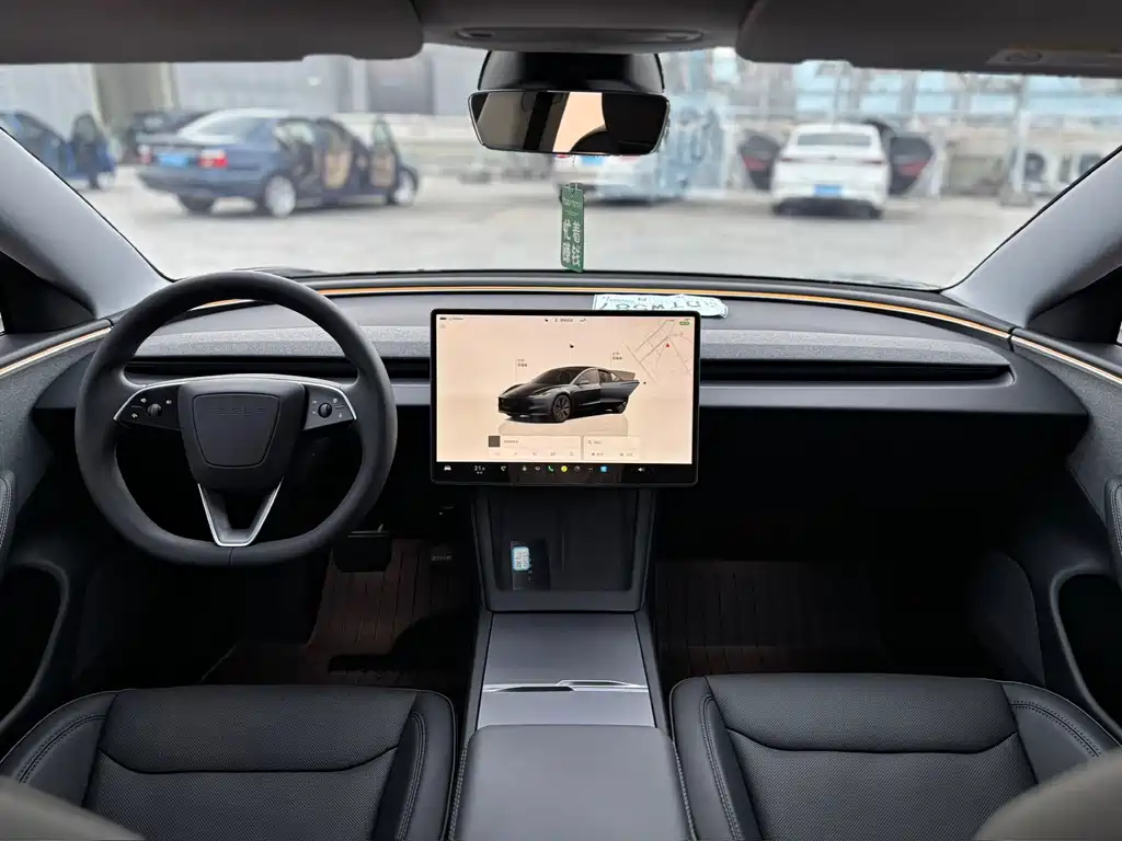 Tesla Model 3 — миниатюра 5