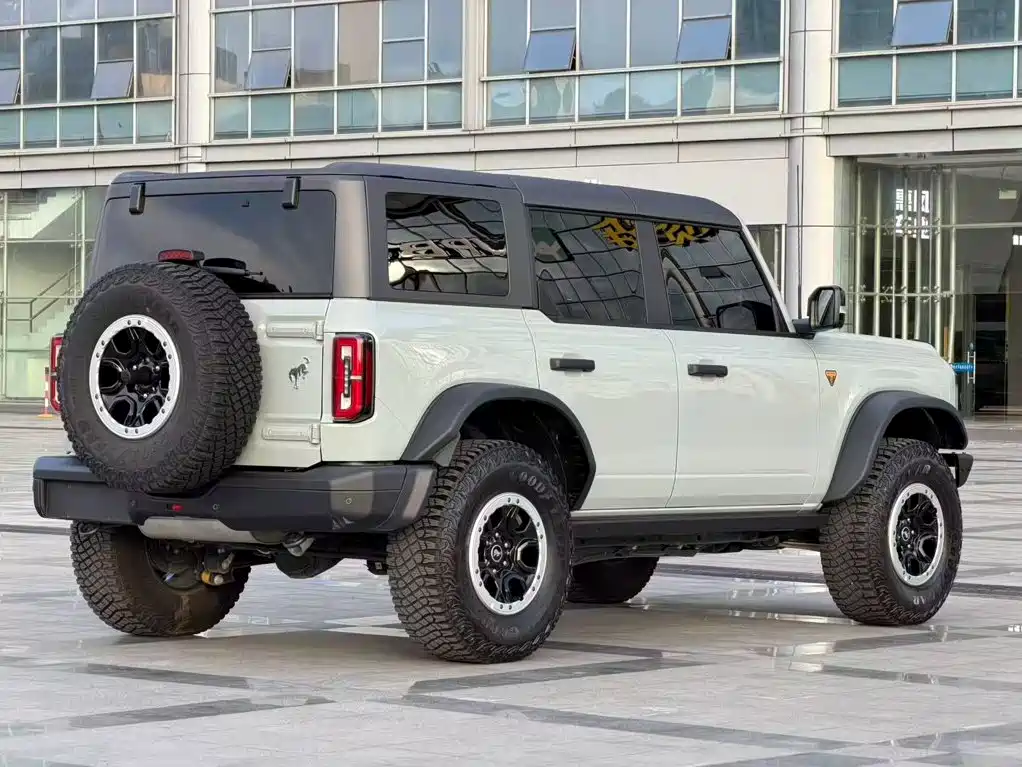 Ford Bronco — миниатюра 2
