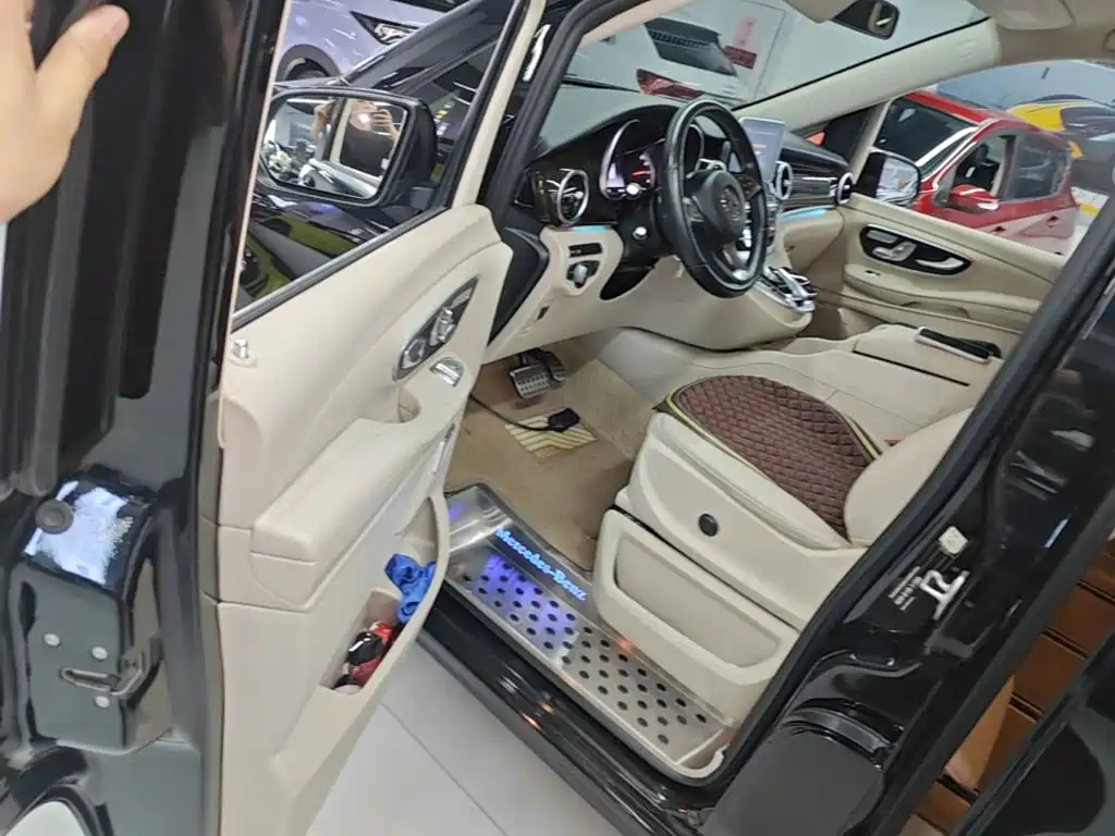 Mercedes-Benz V-Class — миниатюра 16