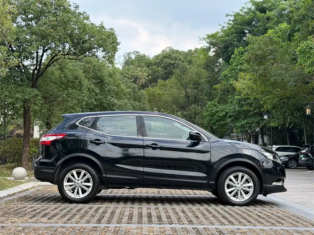 Nissan Qashqai — миниатюра 4
