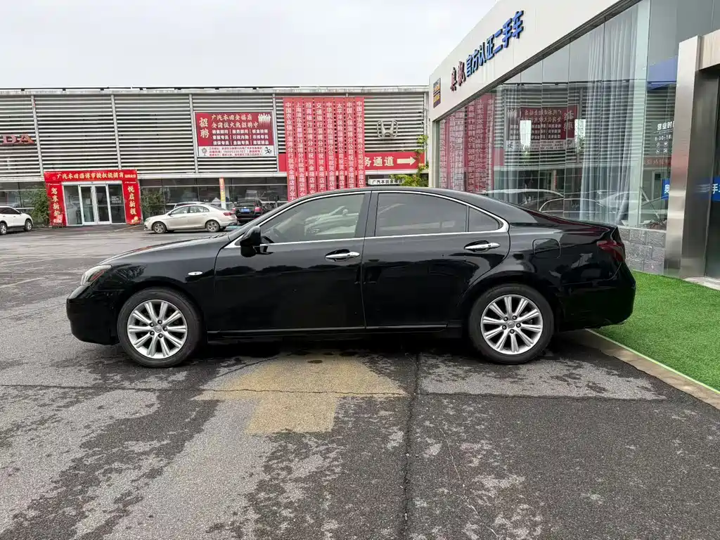 Lexus ES — миниатюра 6