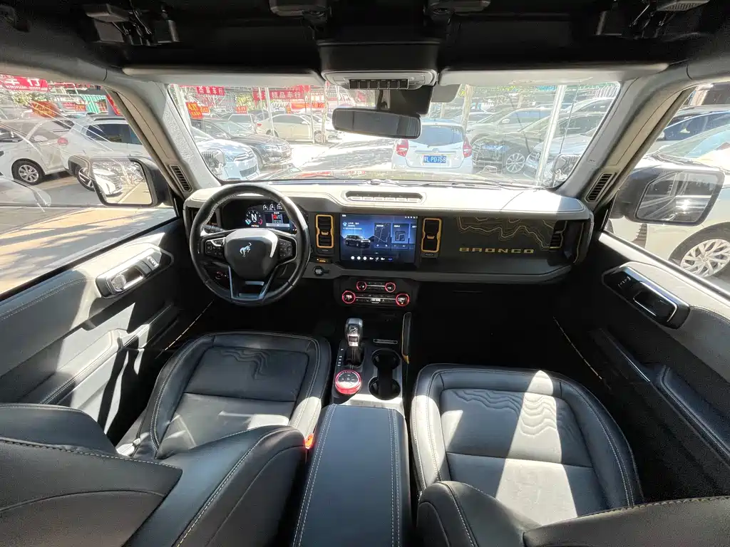 Ford Bronco — миниатюра 9
