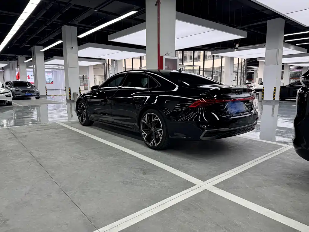 Audi A7L — миниатюра 11