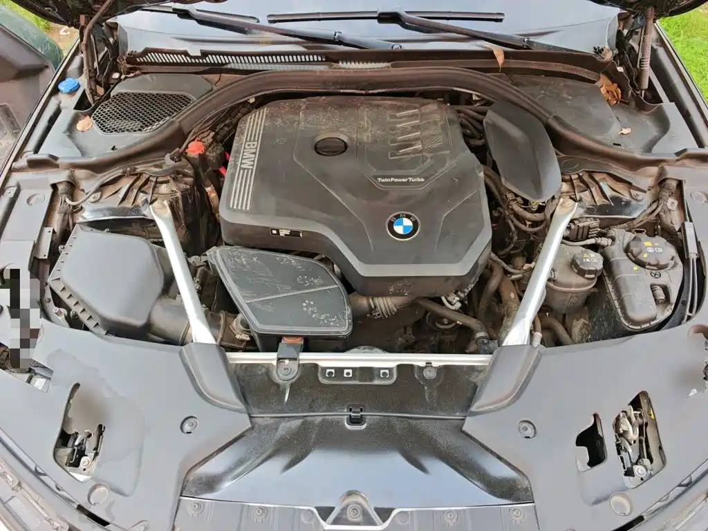 BMW 5 Series — миниатюра 11