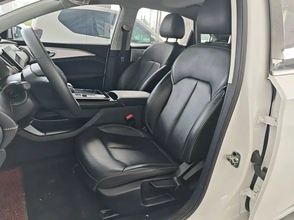 Roewe i6 MAX New Energy — миниатюра 15