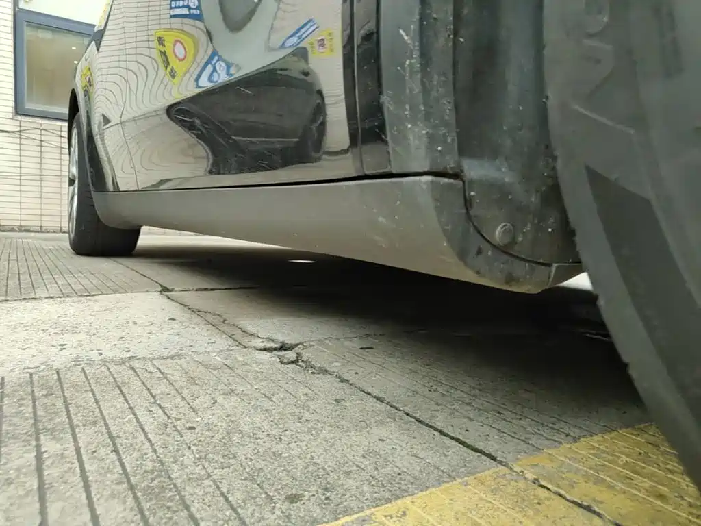 Tesla Model Y — миниатюра 21