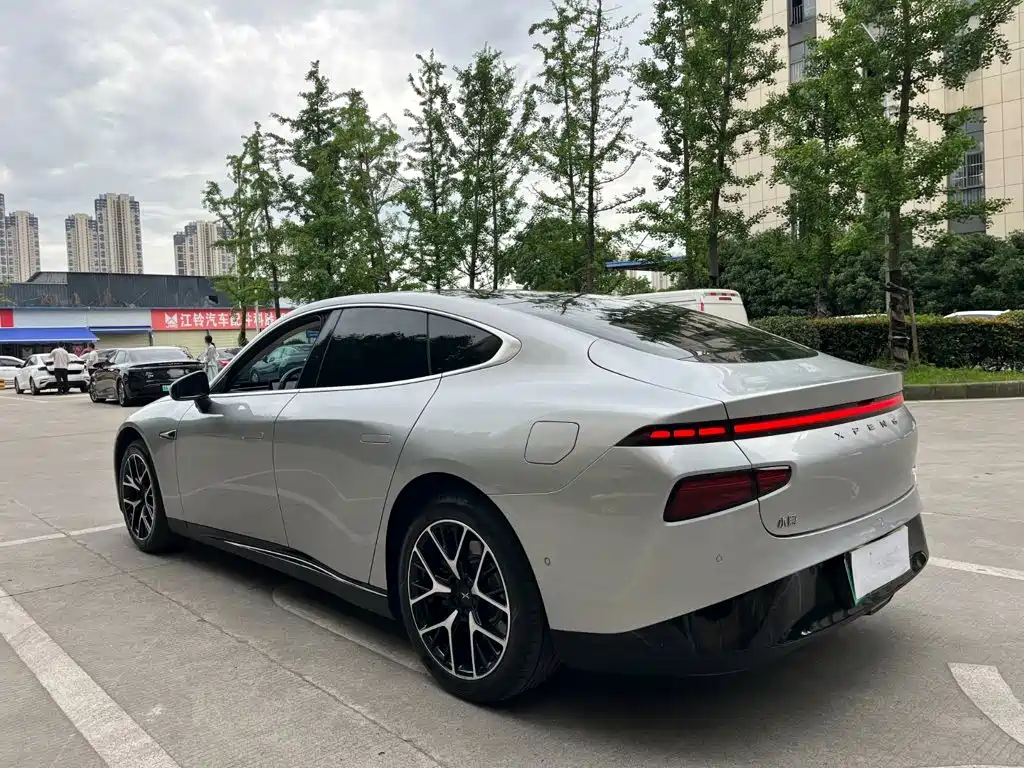 XPeng P7 — миниатюра 19
