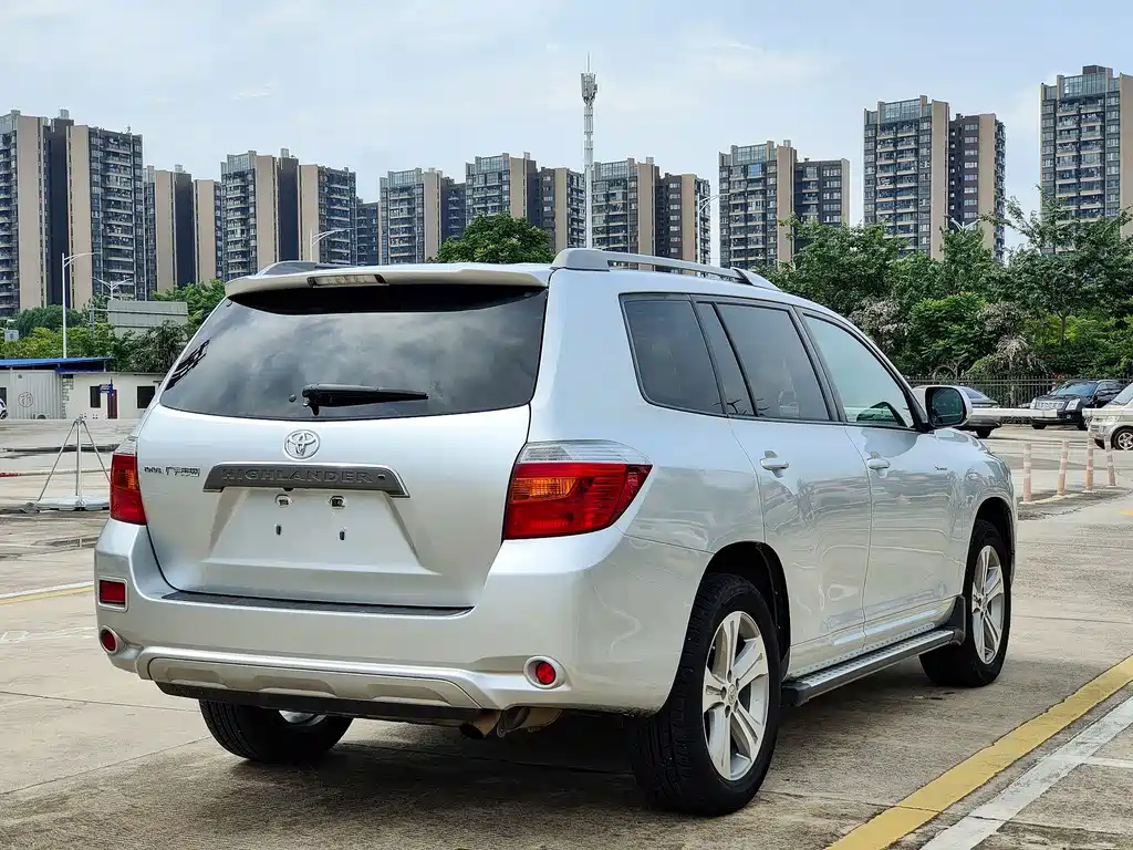 Toyota Highlander — миниатюра 7