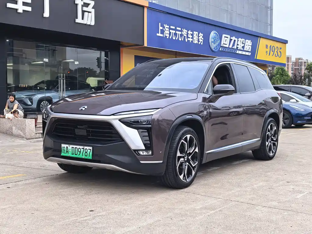 NIO ES8