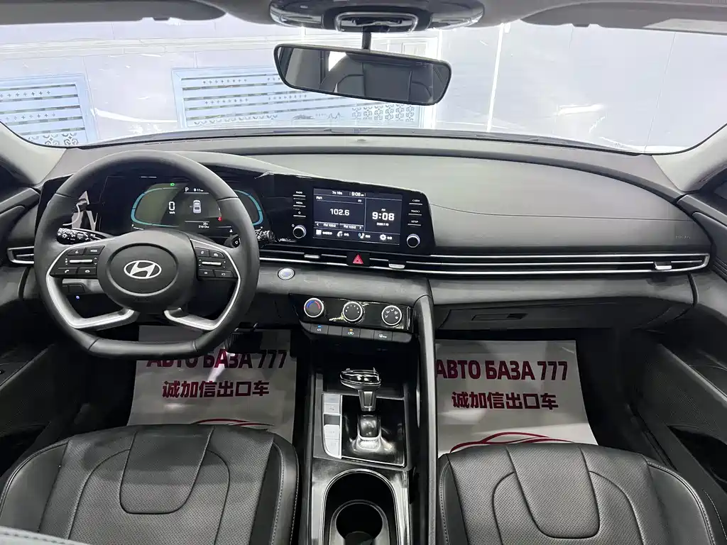 Hyundai Elantra — миниатюра 14